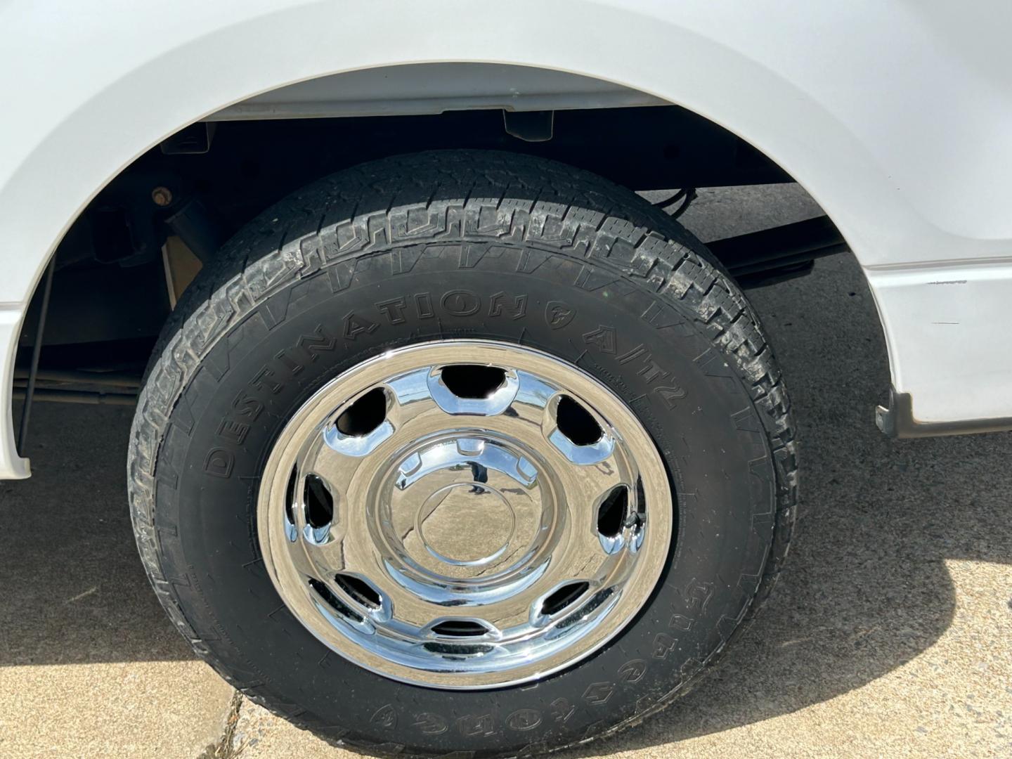 2014 White /Gray Ford F-150 XL SuperCab 6.5-ft. Bed 2WD (1FTEX1CM2EK) with an 3.7L V6 DOHC 24V engine, 6-Speed Automatic transmission, located at 17760 Hwy 62, Morris, OK, 74445, (918) 733-4887, 35.609104, -95.877060 - 2014 FORD F-150 XL SUPERCAB 6.5-ft. BED 2WD 3.7L V6 BI-FUEL SYSTEM RUNS ON CNG OR GASOLINE. FEATURES KEYLESS REMOTE ENTRY, POWER LOCKS, POWER WINDOWS, AM/FM STEREO, SIRIUS XM STEREO, CD PLAYER, AUXILLARY PORT, CRUISE CONTROL, TRACTION CONTROL, MULTI-FUNCTIONING STEERING WHEEL CONTROLS, TRAILER HITCH - Photo#31